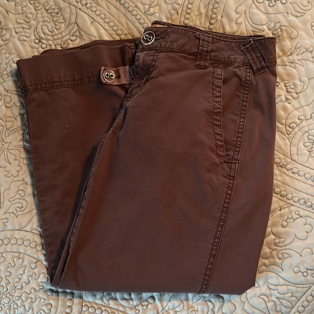 Candie’s brown capris - Picture 4 of 6